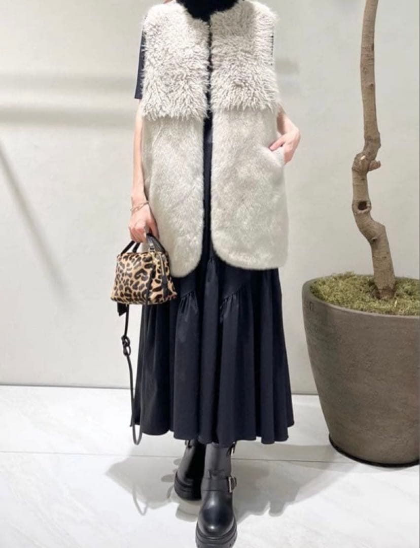 アルアバイル　ルルウィルビー フェイクファーコンビニットジレ