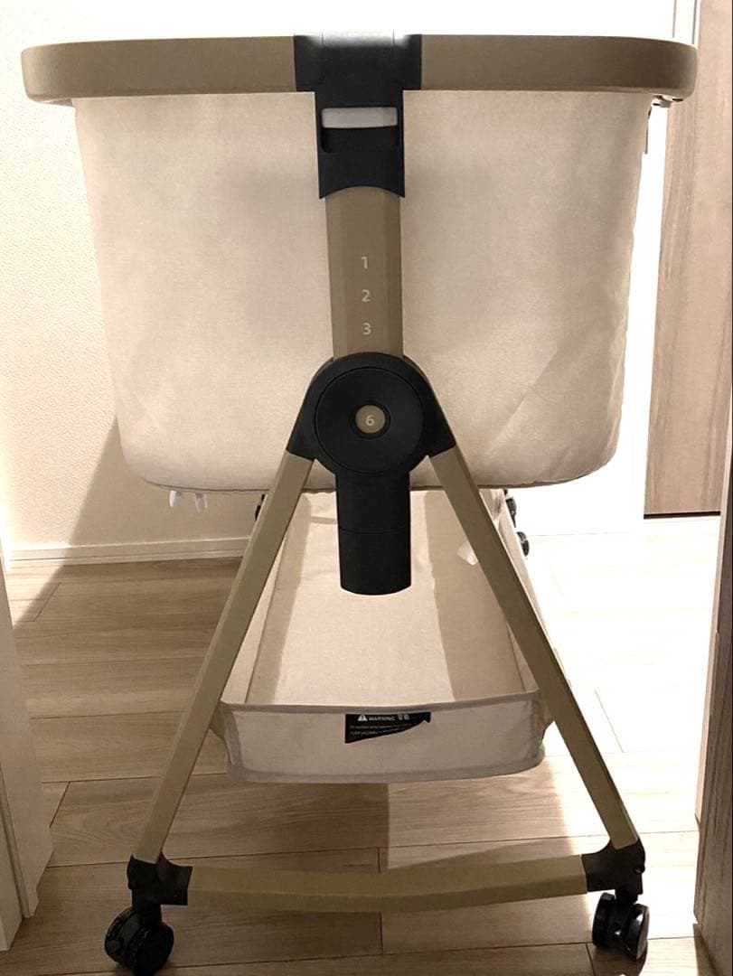 HZDMJ 美品　ベージュ メッシュカバー付き ベビーベッド　2024年購入