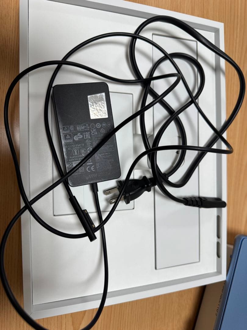 1/1まで Surface Pro 9 第12世代 i7 & 専用キーボード付き