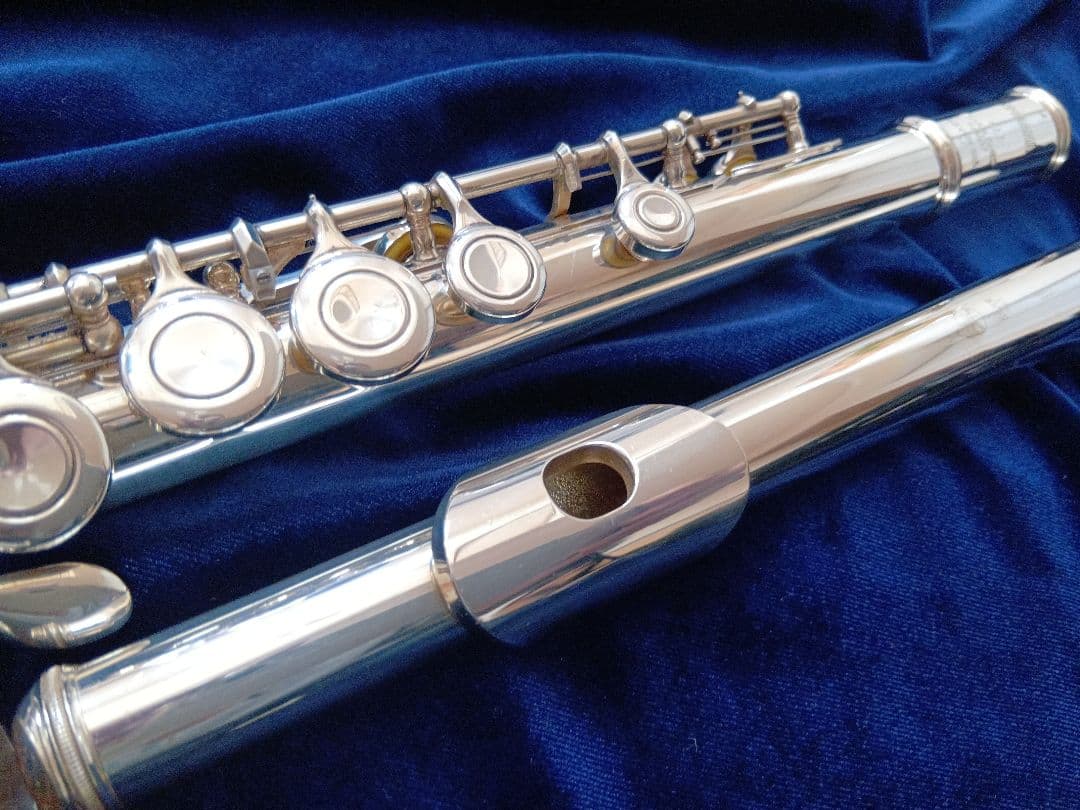 ♦良く鳴る♦管体銀製♦後期モデル♦ヤマハフルート YFL411 Eメカ