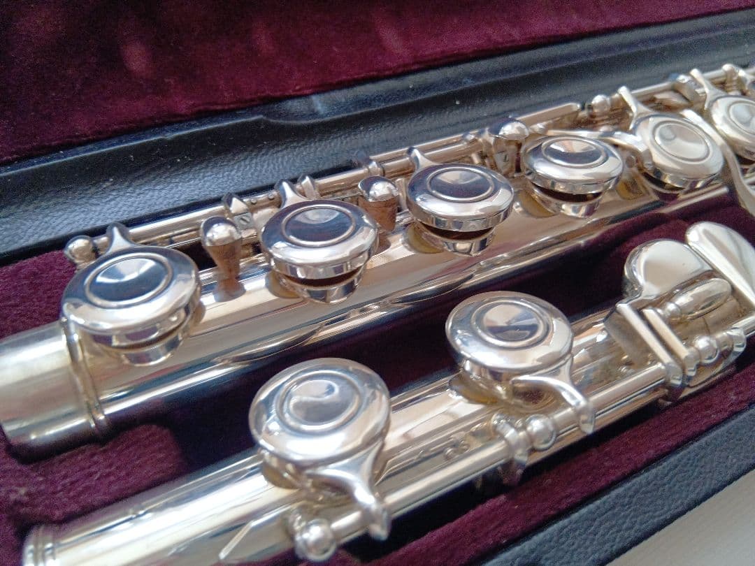 ♦良く鳴る♦管体銀製♦後期モデル♦ヤマハフルート YFL411 Eメカ