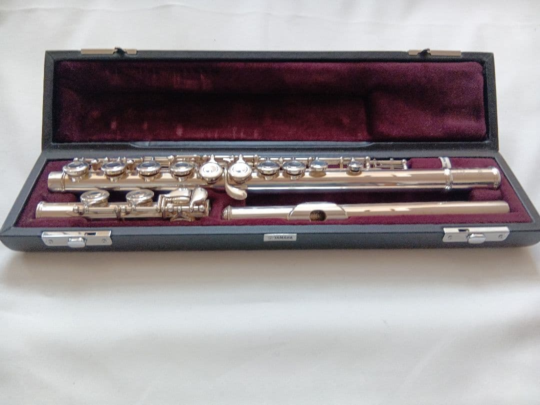 ♦良く鳴る♦管体銀製♦後期モデル♦ヤマハフルート YFL411 Eメカ