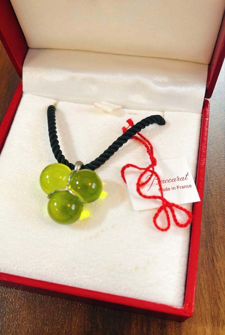 バカラ　ネックレス　ぶどう