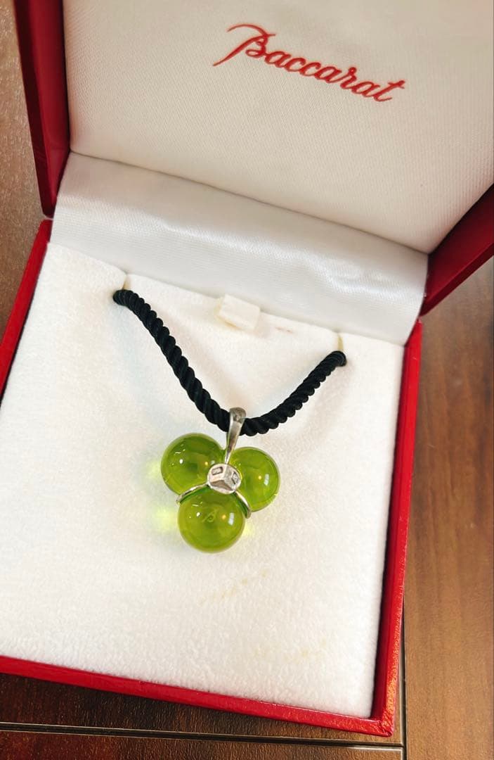 バカラ　ネックレス　ぶどう