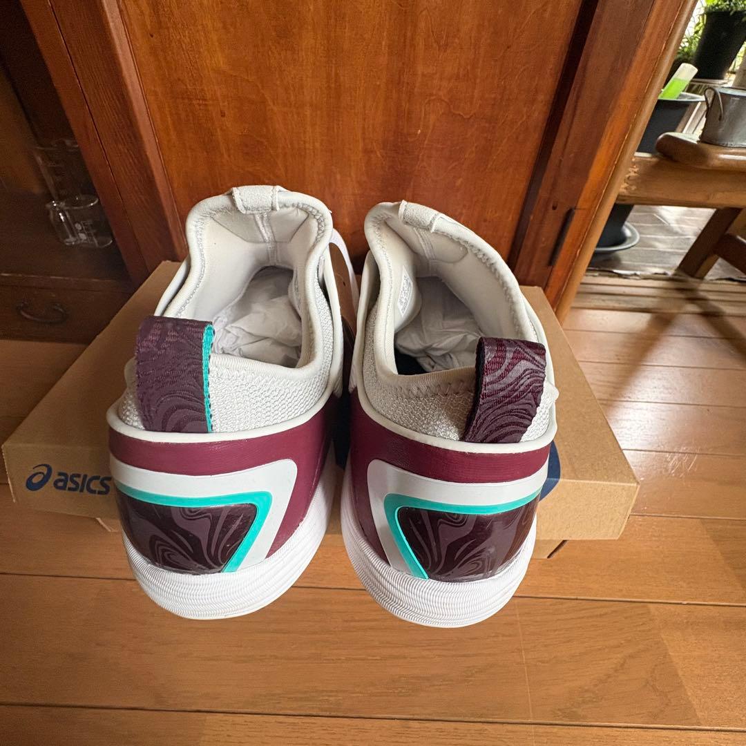 asics グライドノヴァFF2 新品、未使用　28.5㎝