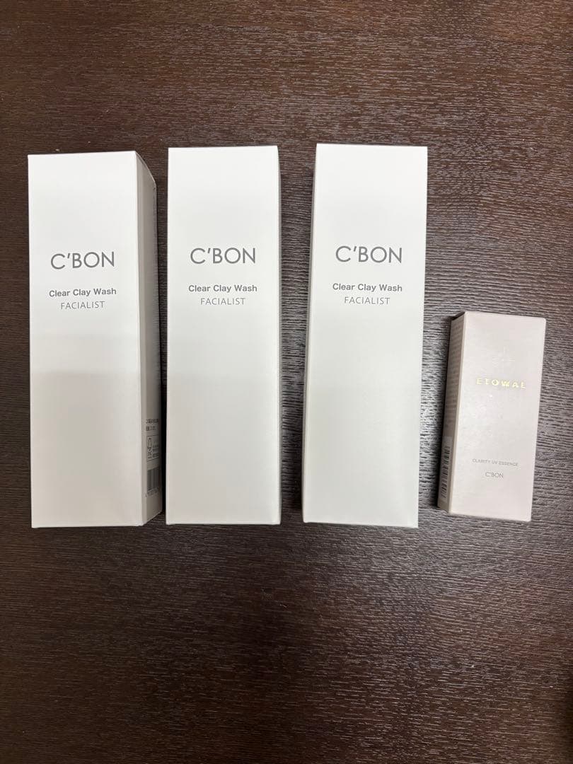 フェイシャリストクリアクレイウォッシュ×3、UVエッセンス　　　みる