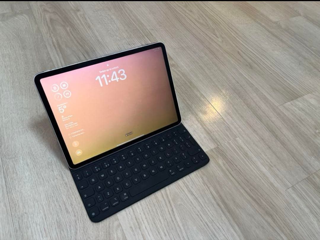 iPad本体 iPadPro11 & KeyboardFolio & AirPodsPro
