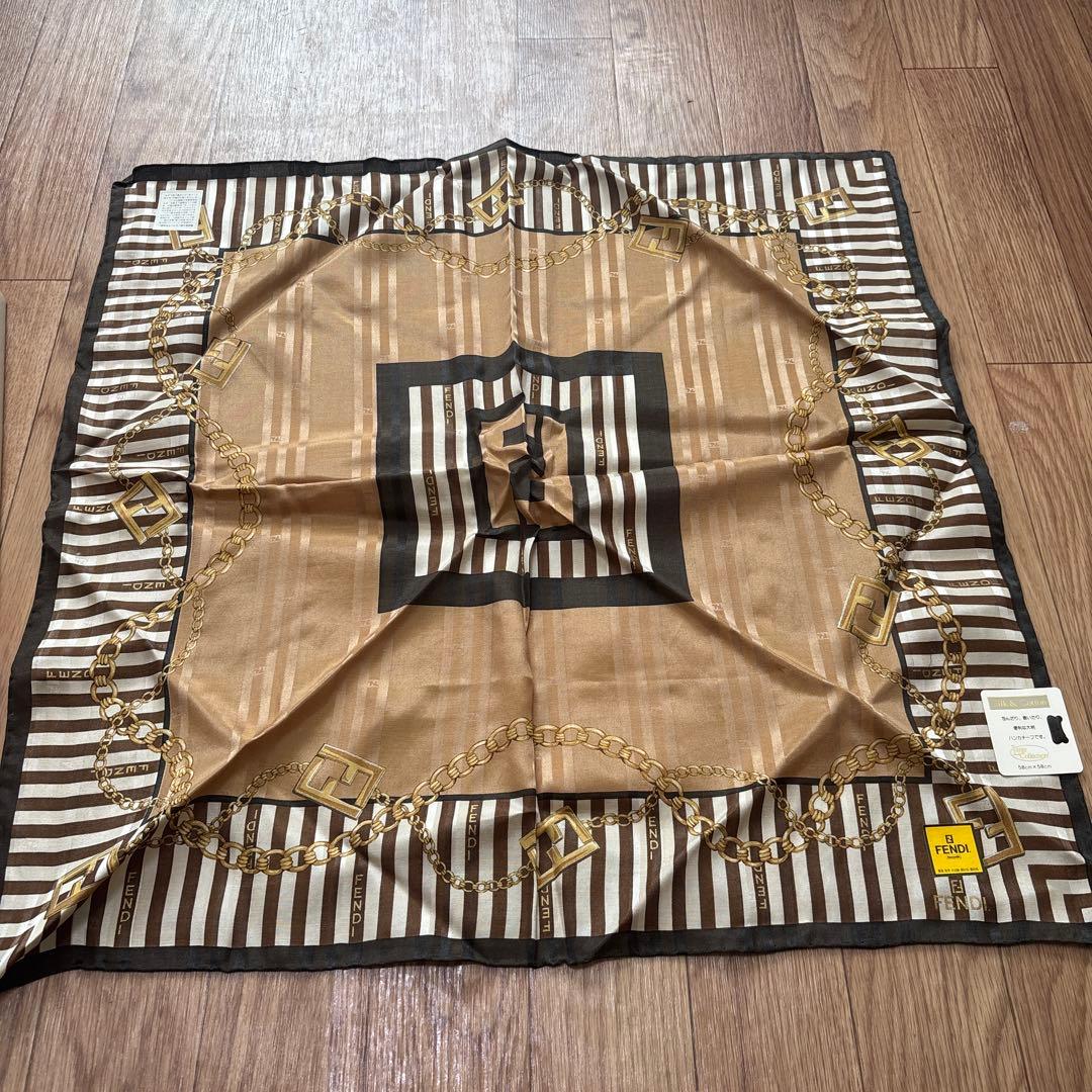 H*a様 FENDI 大判ハンカチ スカーフ 2点セット　新品　未使用フェンディ