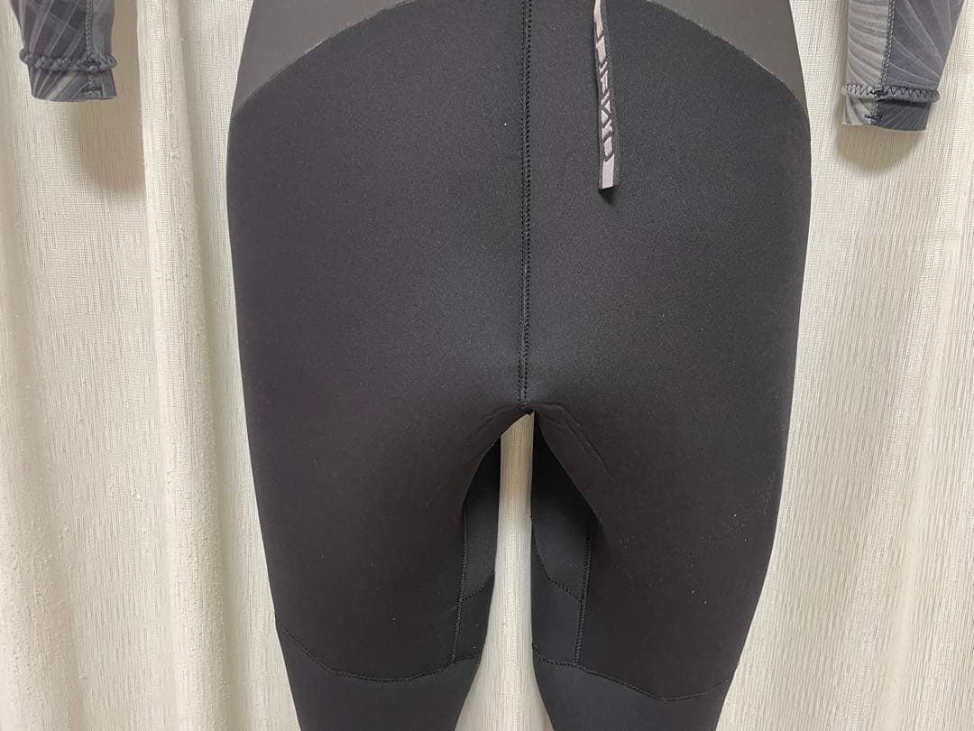 オニール　スーパーフリーク ウィメンズ ウエットスーツ バックジップ 5x3mm