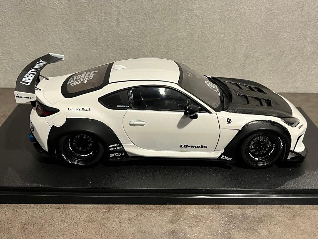 Solido 1/18 トヨタ GR86 LB-WORKS