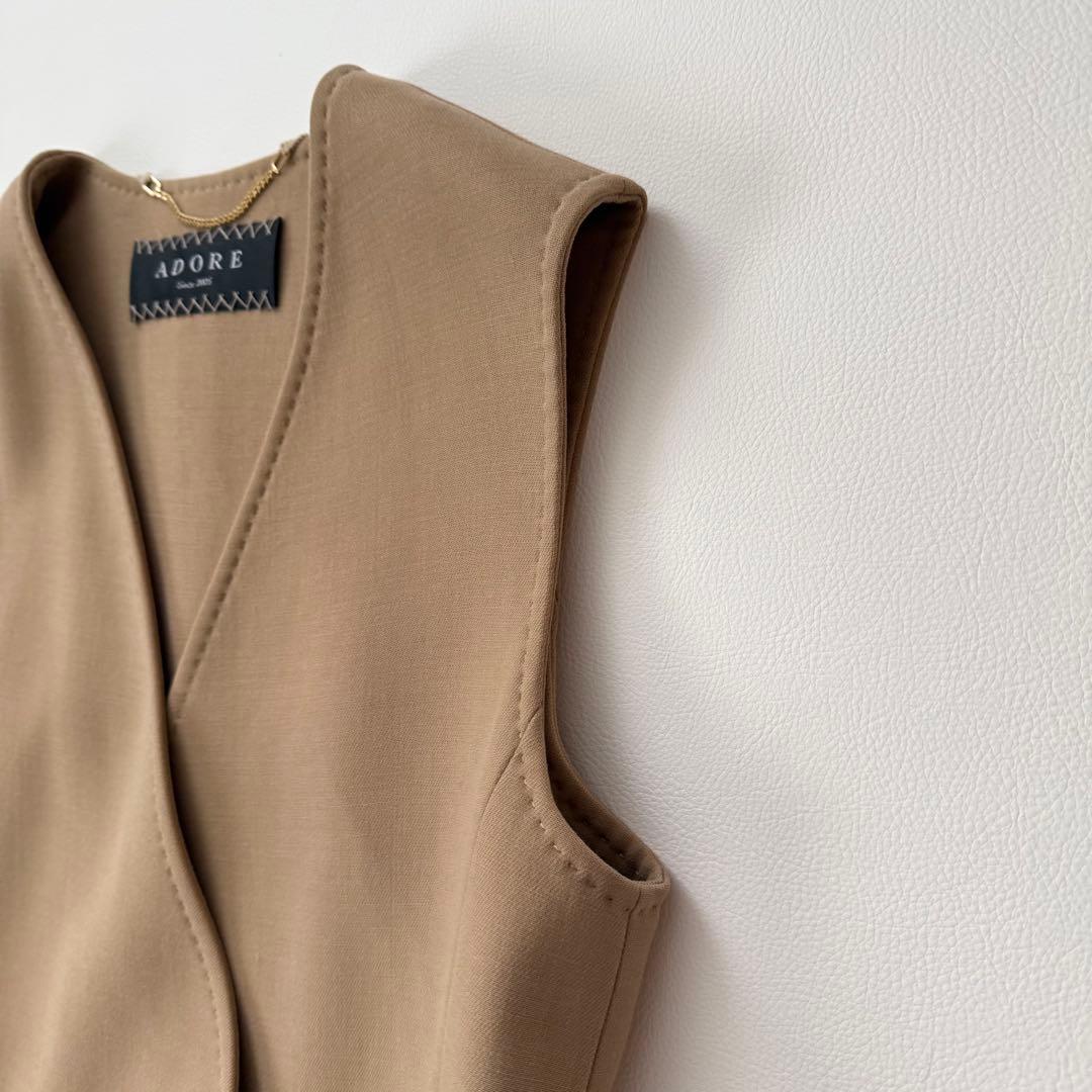 アドーア　ロングジレ　ダブルフェイス　サイドスリット　レイヤード　近年　ベージュ
