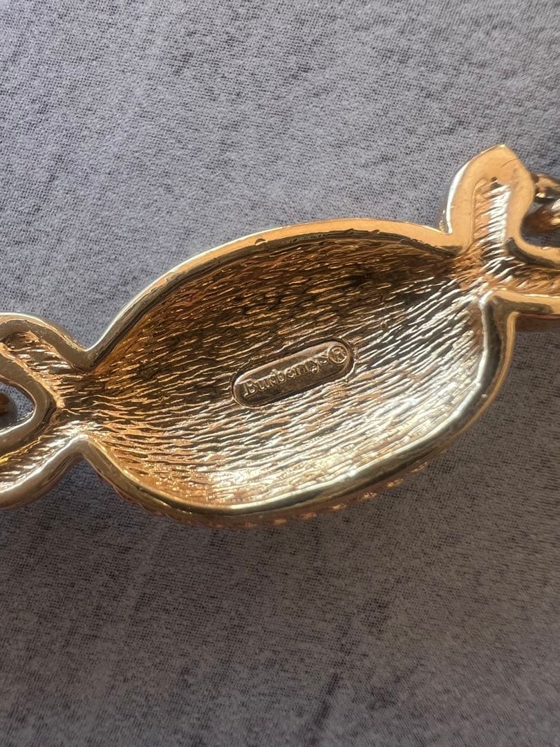 BURBERRY ゴールド オーバル型 ネックレス