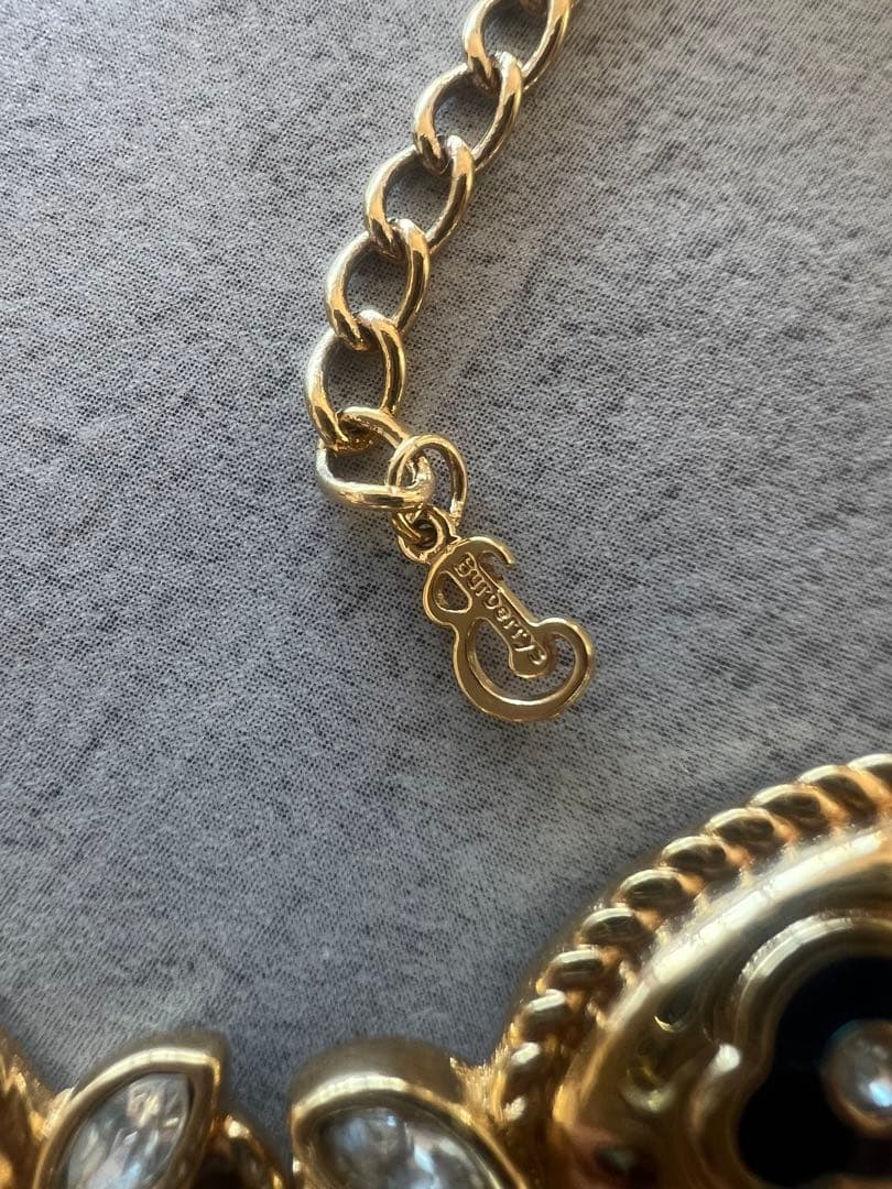 BURBERRY ゴールド オーバル型 ネックレス