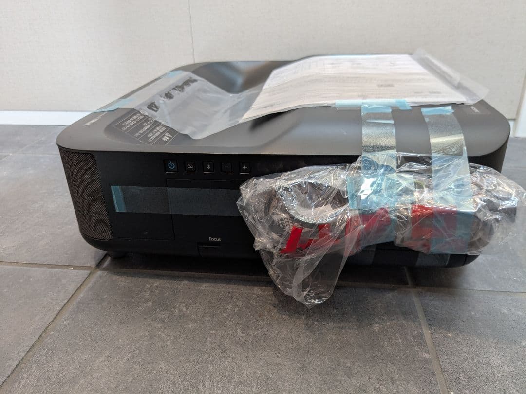 EPSON　EH-LS300 プロジェクター 本体 ブラック
