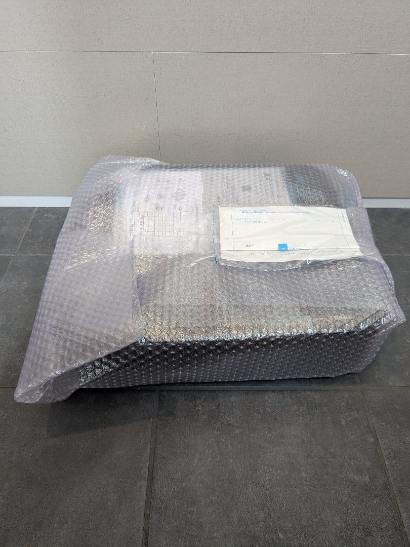 EPSON　EH-LS300 プロジェクター 本体 ブラック