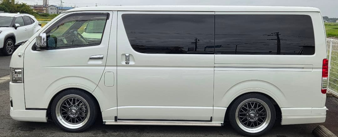 ハイエース　リーガルフェンダー