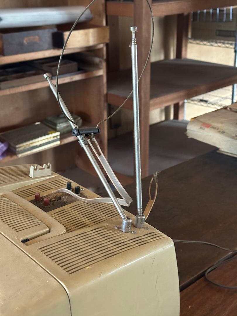 東芝 レトロカラーテレビ 10P102 ブラウン管 昭和　10インチ