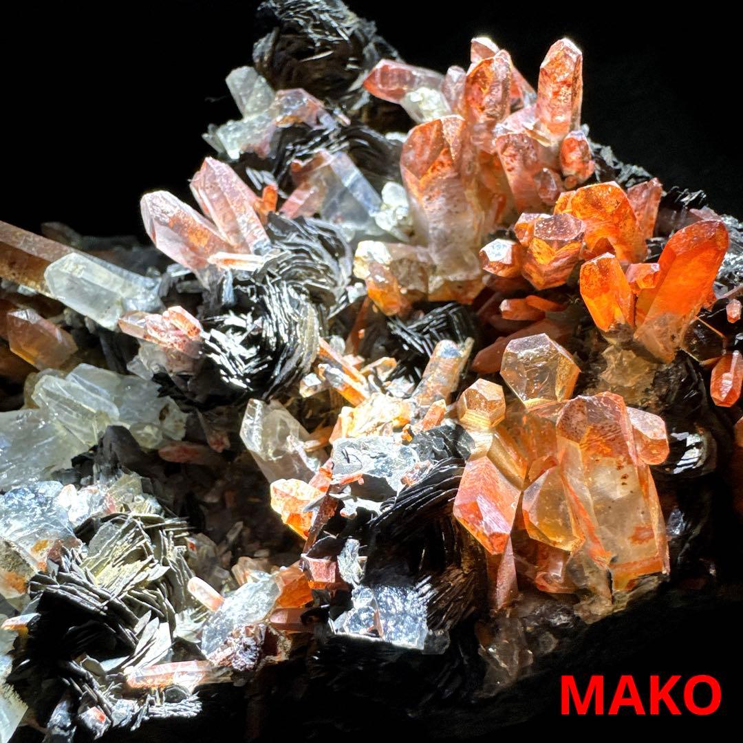 M1794☆アイアンローズ共生赤水晶クラスター1.7Kg☆広東省産☆N20720