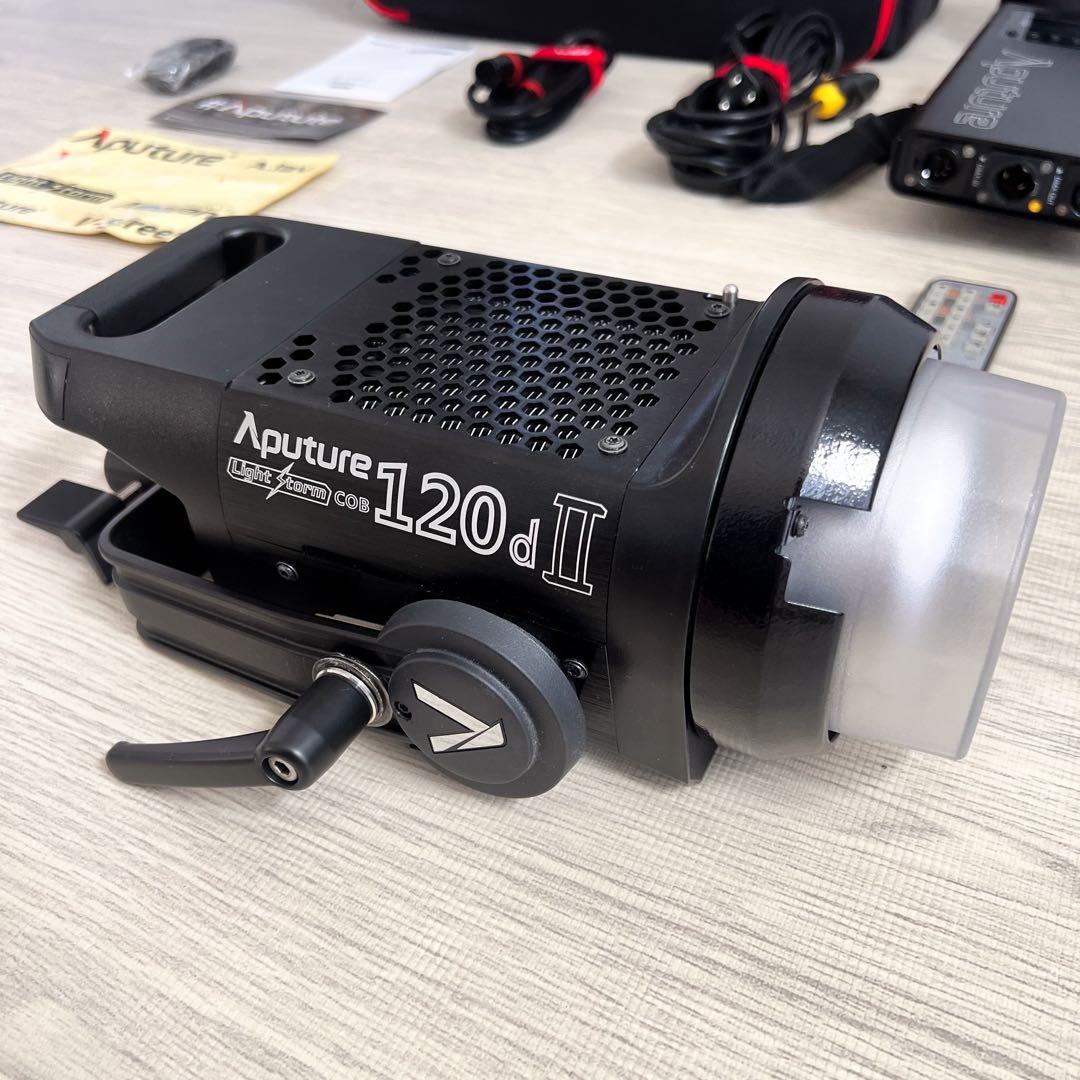 ソフトボックス＆スタンド付きAputure C120dII 動画撮影用ライト