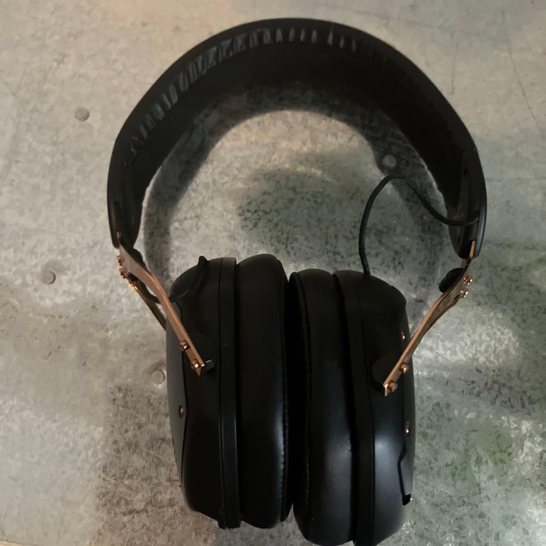 【 SALE】v-moda ブラック ヘッドフォン カスタムシールドキット付き