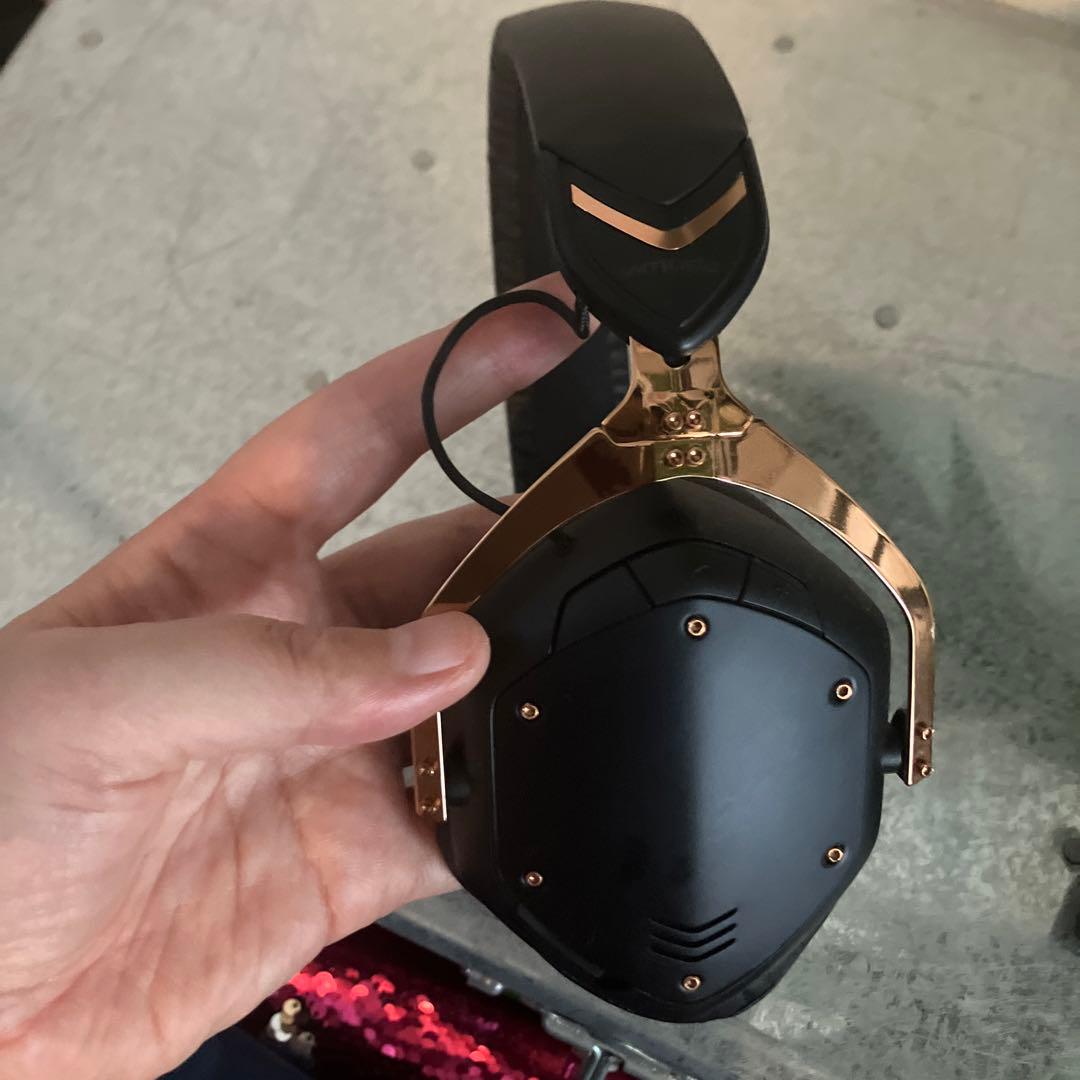 【 SALE】v-moda ブラック ヘッドフォン カスタムシールドキット付き