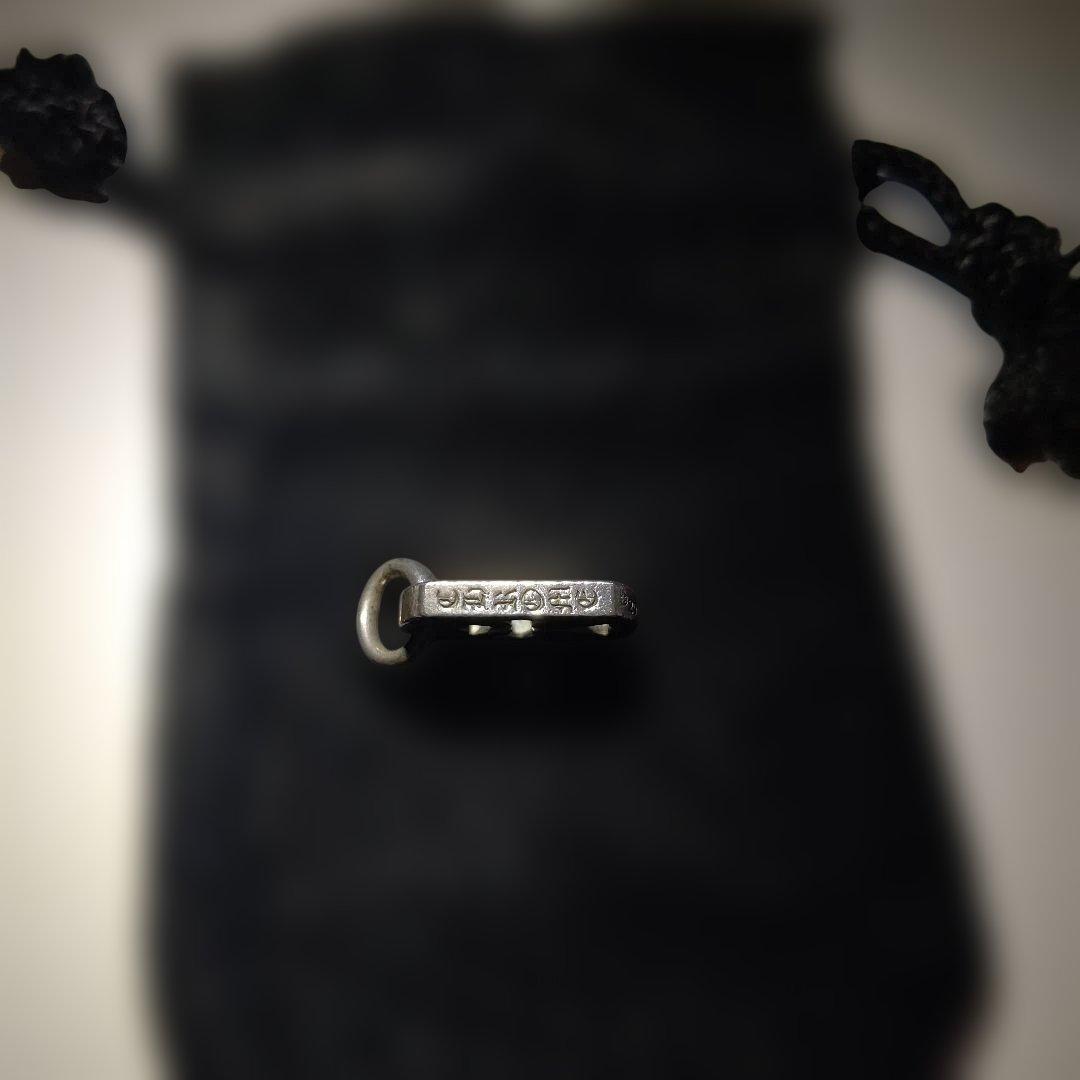 CHROME HEARTS カットアウトクロスドッグタグ スモール