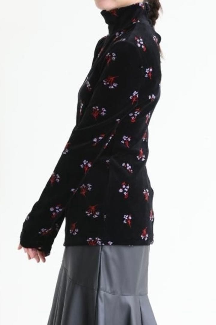 新品 マメクロゴウチ フローラル ジャガード ハイネック ベロア トップス