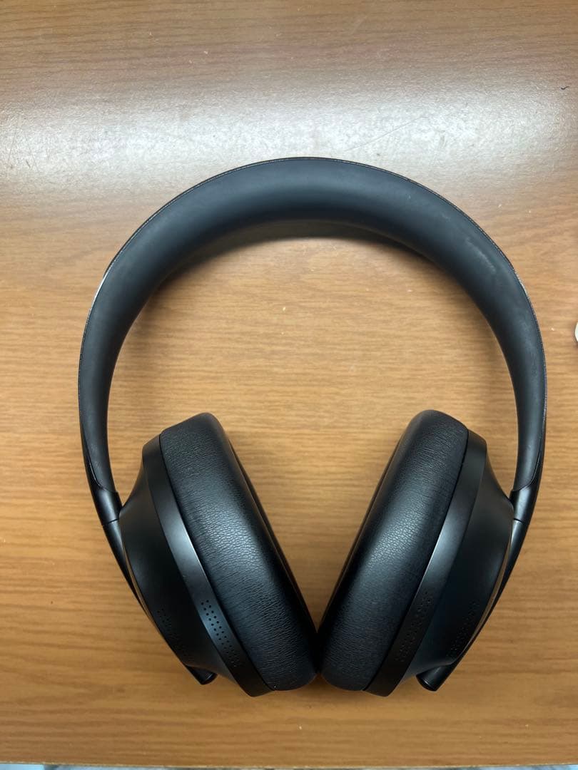BOSE ノイズキャンセリングヘッドホン700