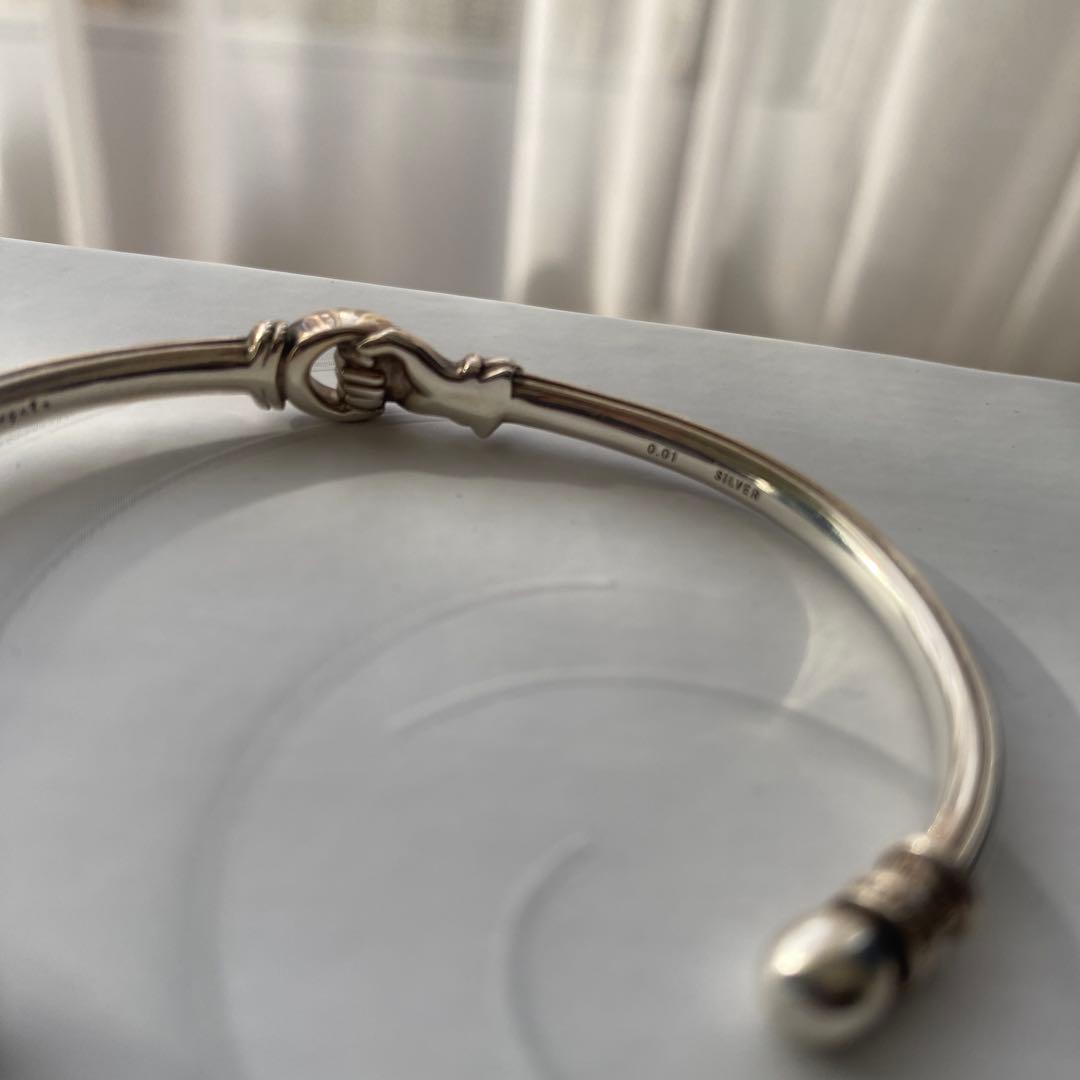agete ハンド　モチーフ　デザイン　バングル　ブレスレット