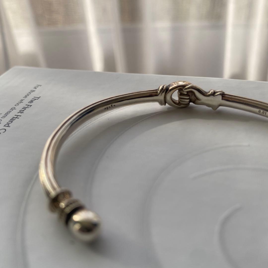 agete ハンド　モチーフ　デザイン　バングル　ブレスレット