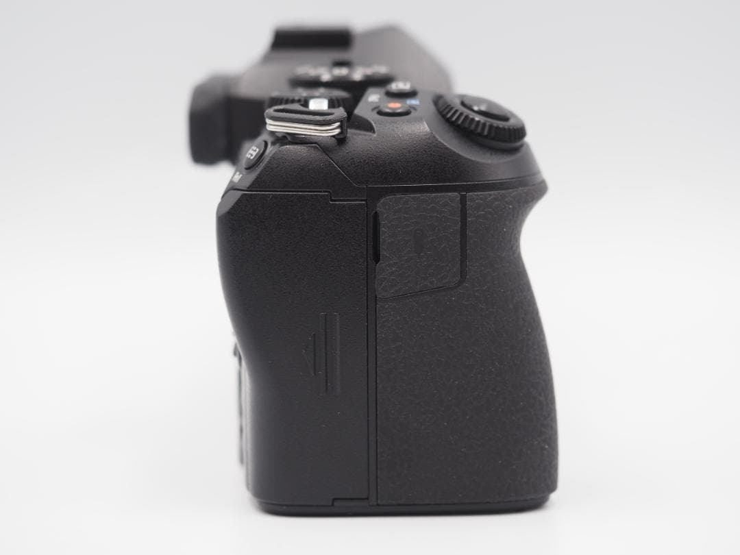 【値引き不可】OLYMPUS OM-D E-M1MARKⅡ