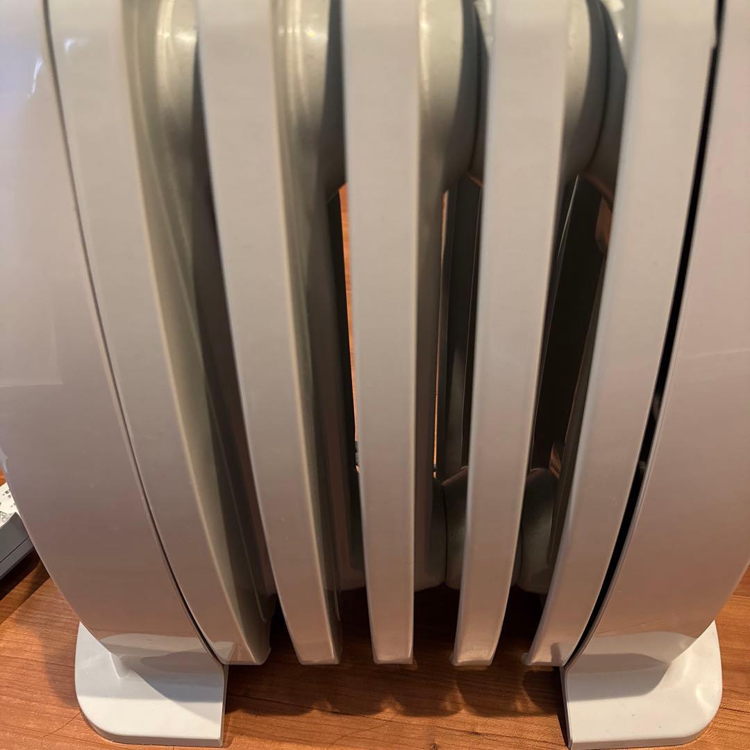 DeLonghi ミニ　オイルヒーター RHJ01A505-DW