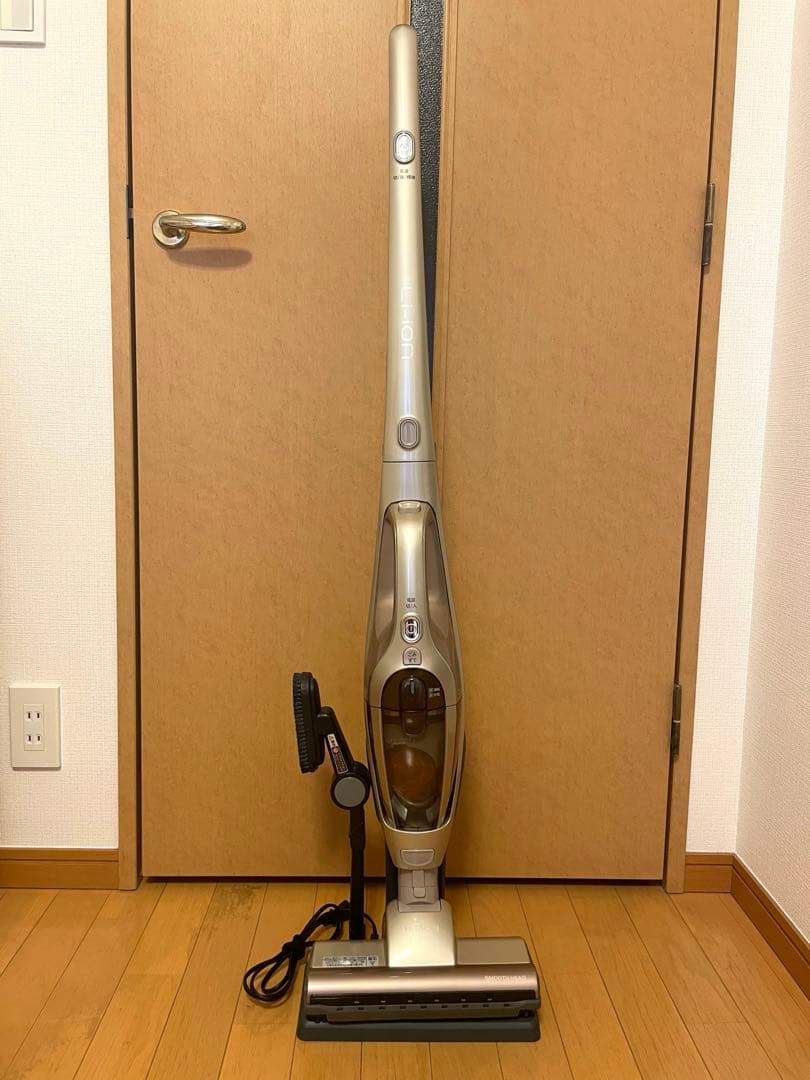 【日立/ほぼ未使用】コードレス掃除機 PV-BD200