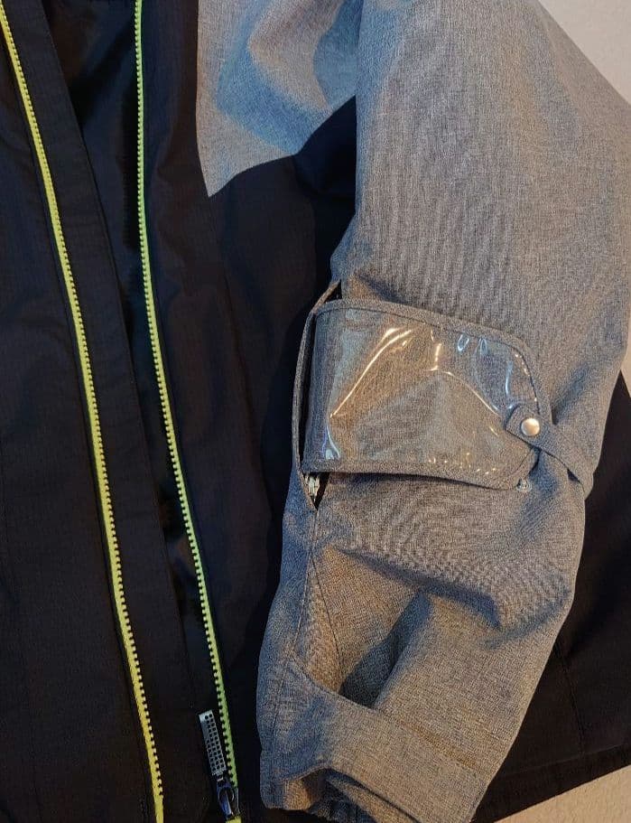 デサント スキーウェア上下 フード付き