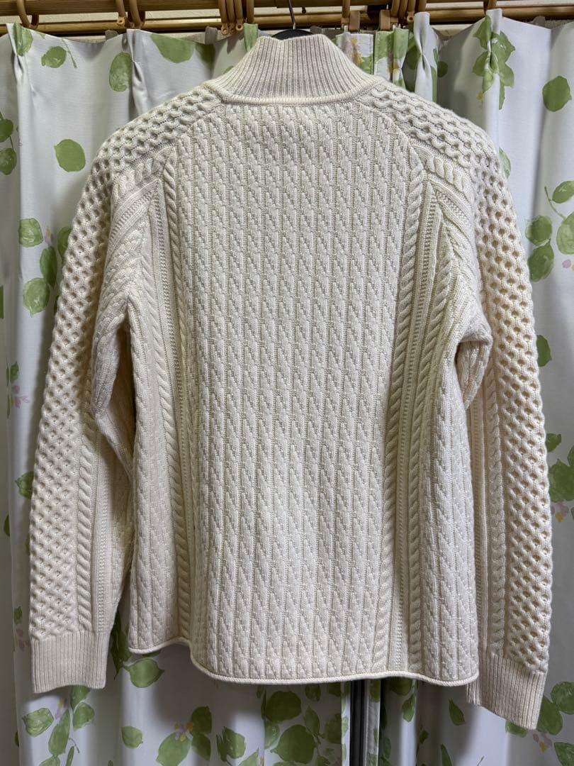 HUGO BOSS メンズニット　セーターＭ