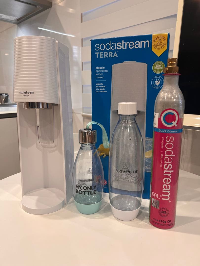 SodaStream TERRA 本体 ボトル×2本 ガスシリンダー付き