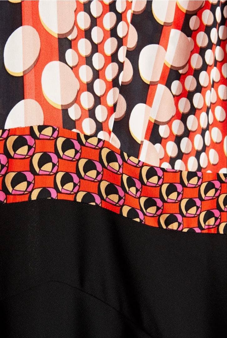 ドット柄ラップ風ドレス 長袖