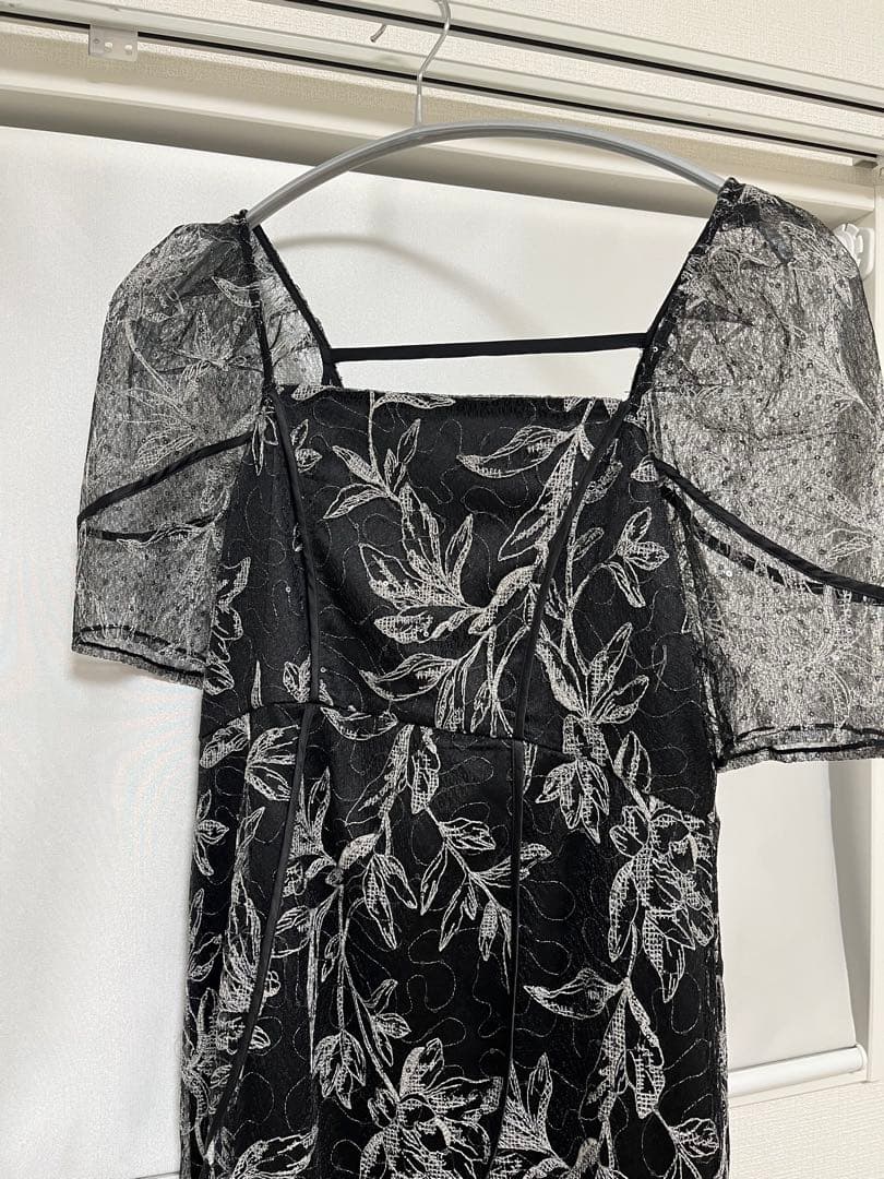 【美品】フラワー刺繍パフスリーブマキシドレス