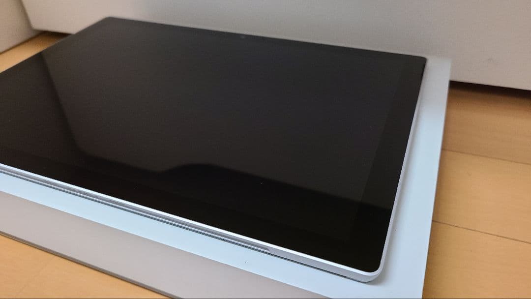 Surface Pro 6 本体 + キーボード + ACアダプター+ケース