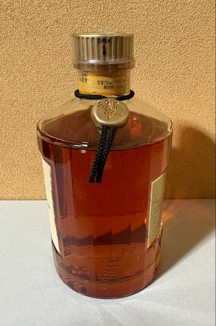 【未開栓】サントリー響 750ml 古酒 向獅子マーク　裏ゴールドラベル