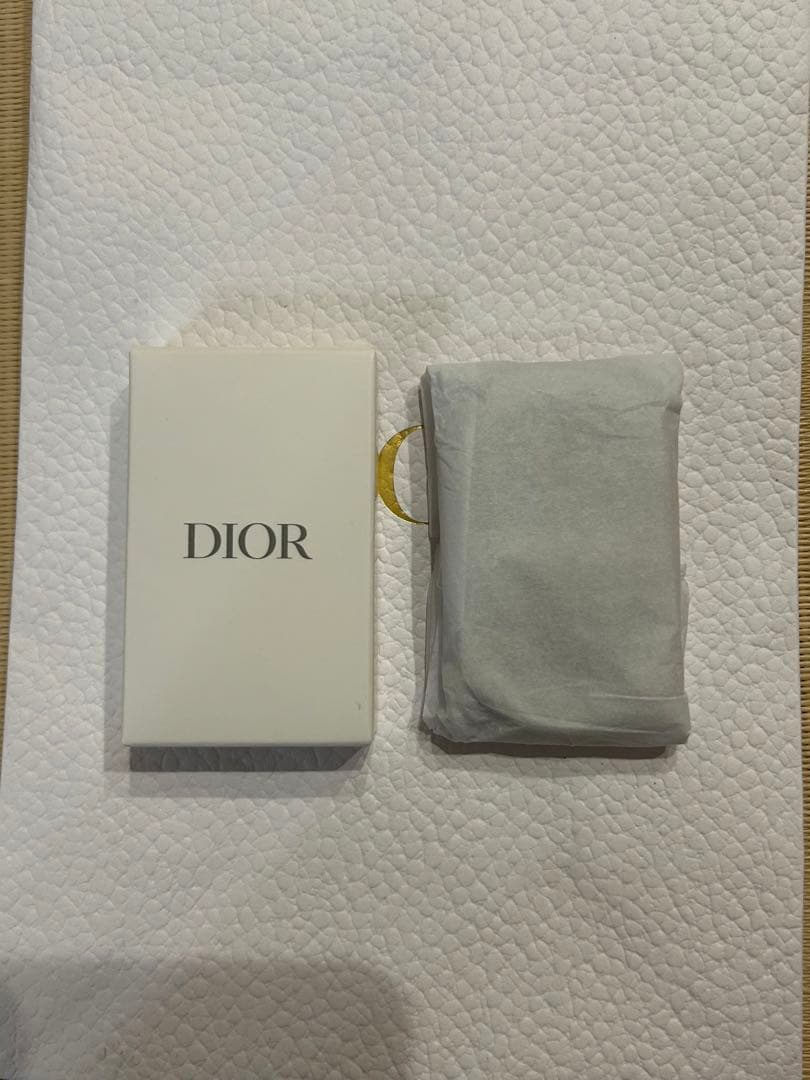 新品　2025年最新　ディオール　ミラー付き　スマホスタンドリング　 スタンド