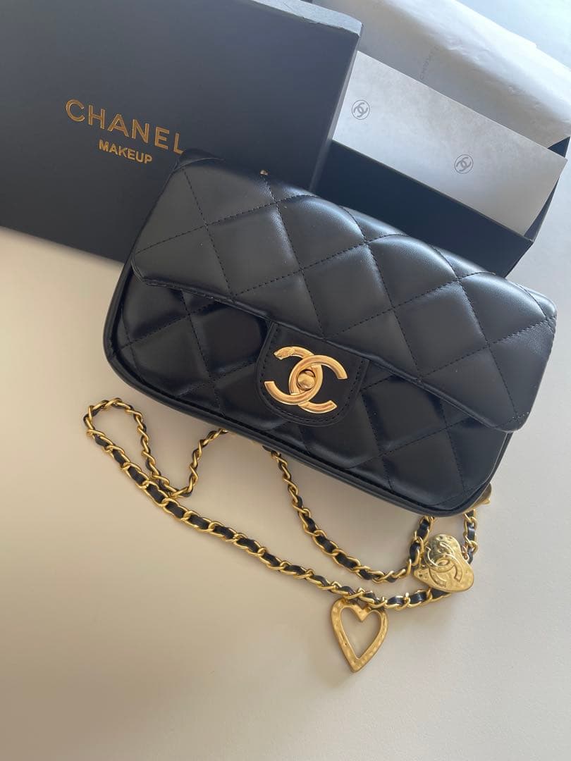 CHANEL ブラック キルティング ショルダーバッグノベルティ