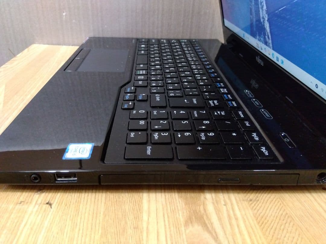 富士通　Lifebook AH46/W i5-6300HQ