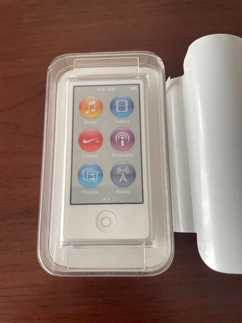 iPod nano 第7世代（16GB）　シルバー　新品・未開封