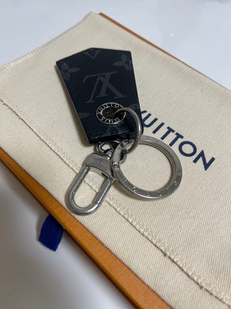 LOUIS VUITTON ブラックレザーキーホルダー