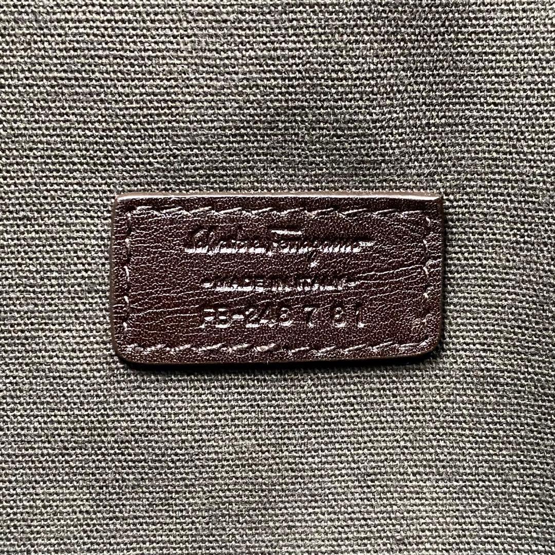 極美品✨フェラガモ 2way ガンチーニ エンボス レザー ボストンバック