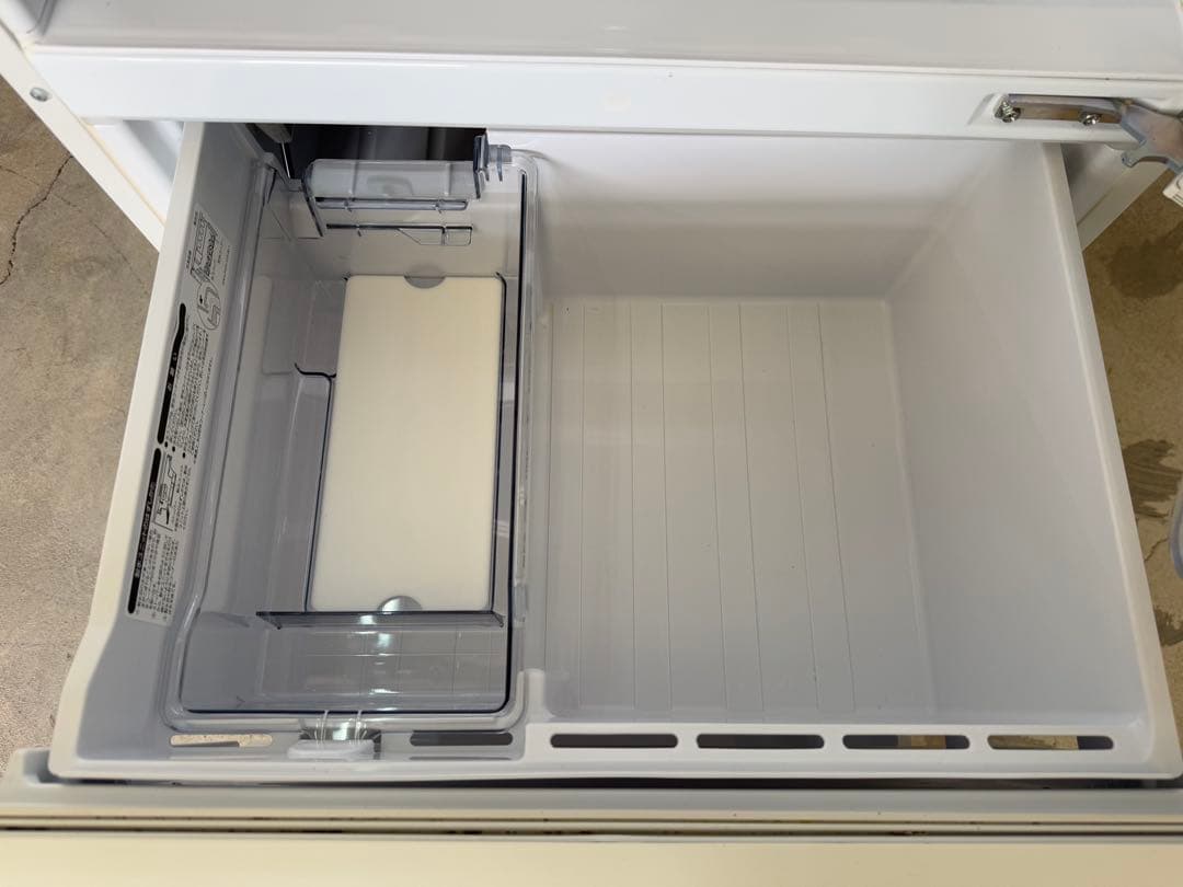 2019年製 238L AQUA 3扉冷蔵庫 AQR-SV24J