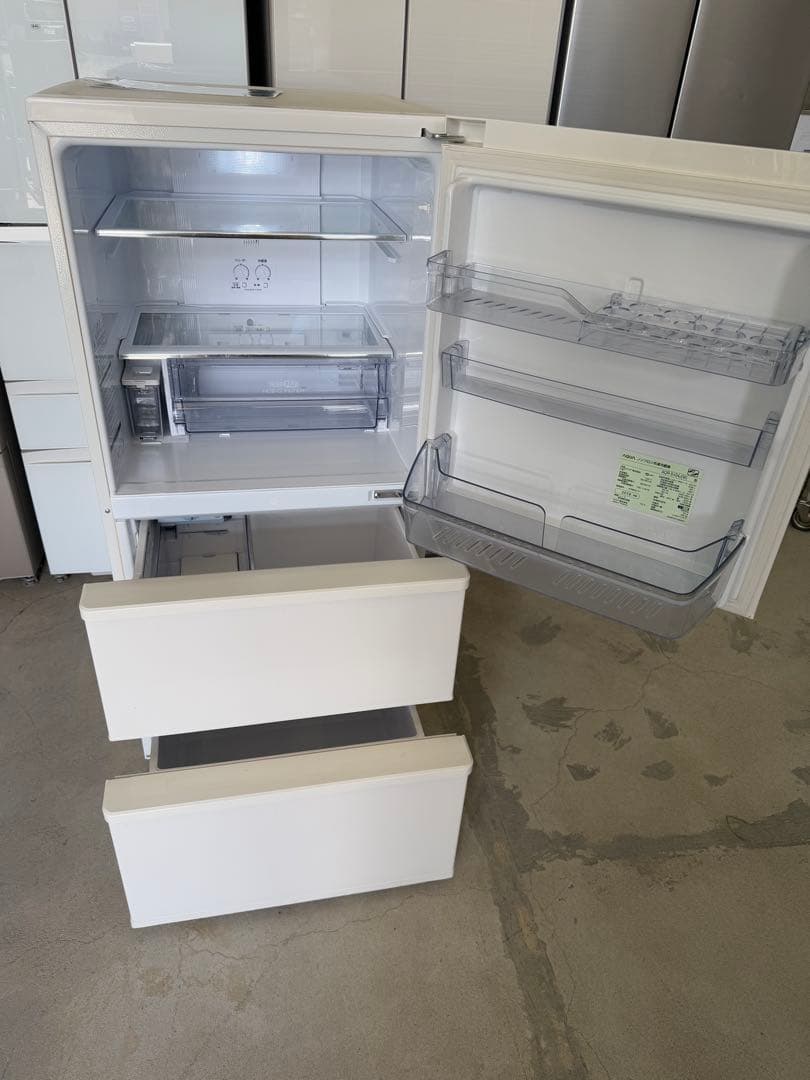 2019年製 238L AQUA 3扉冷蔵庫 AQR-SV24J