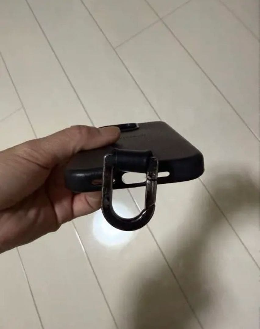 カラビナ付きブラックハードケース