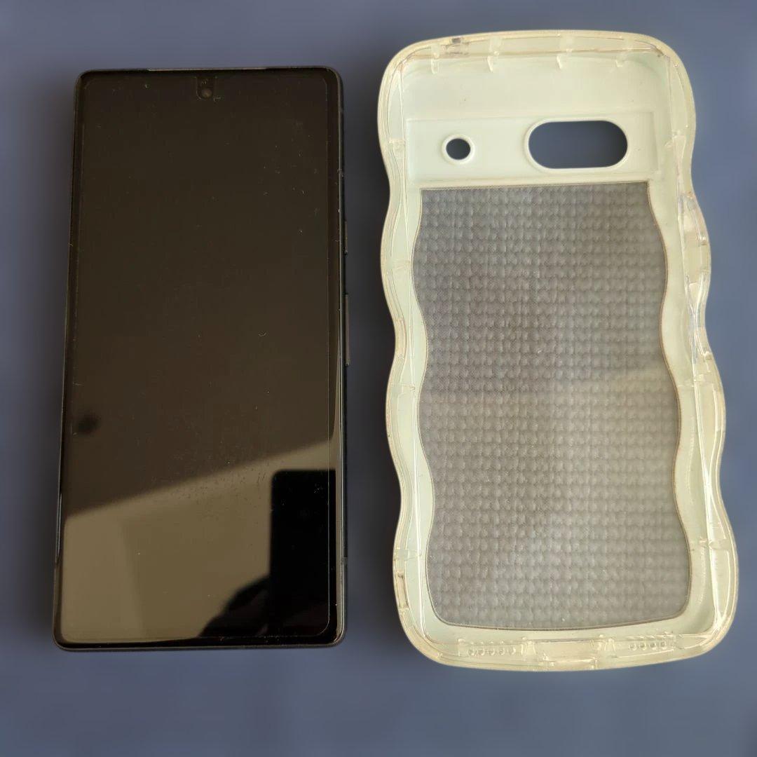 【ジャンク品】SIMフリーGoogle Pixel 7a充電ケーブル、ケース付き